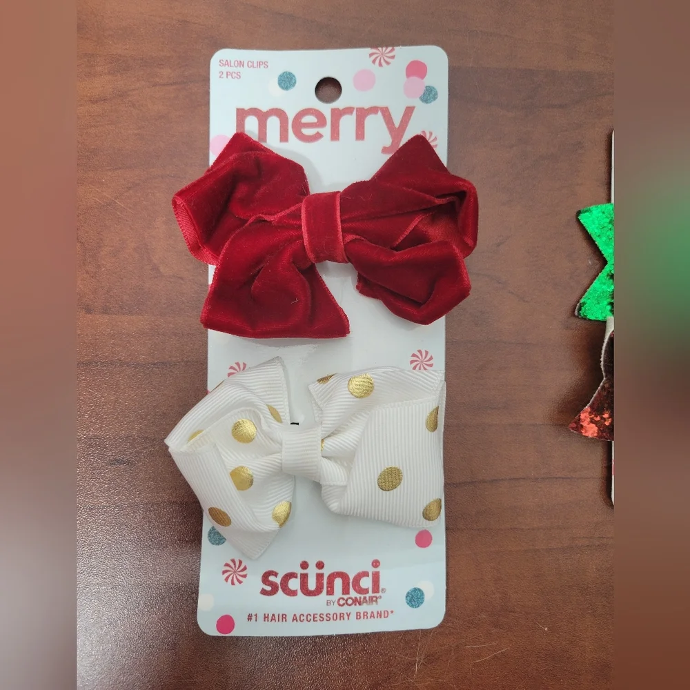 Scunci Festive Hair Bow Clips in Red, White, And Green Set Of 2 Nwt